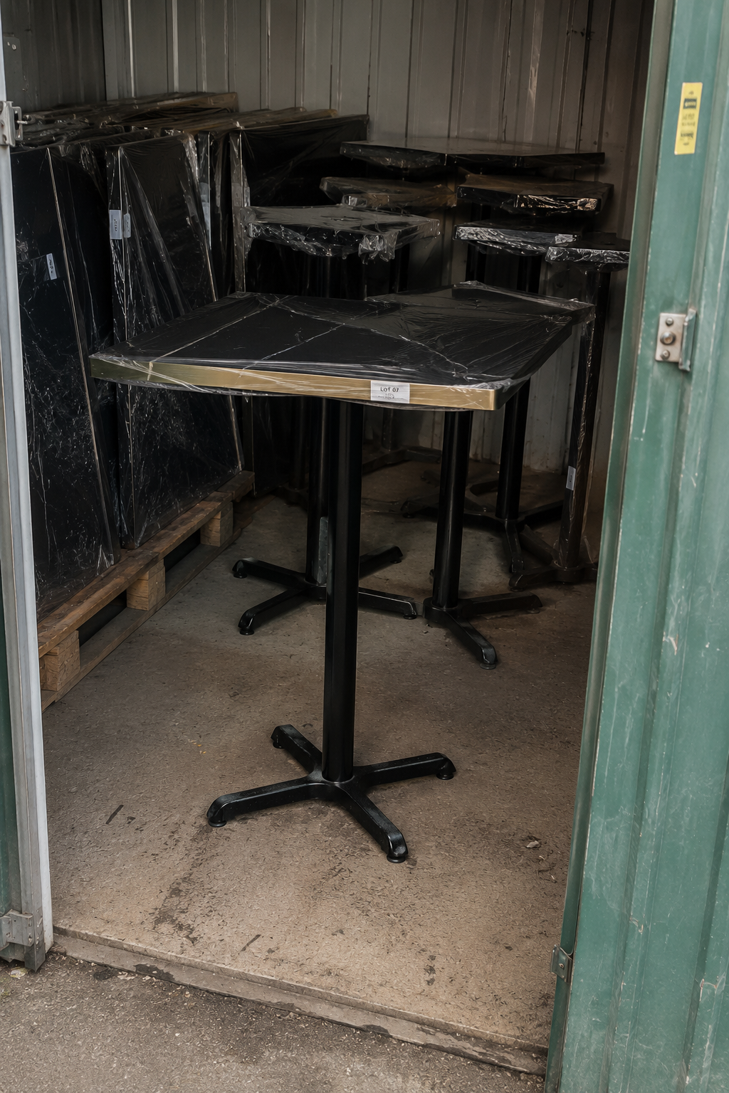 LIQUIDATION STOCK – £99 PER SET – contract commercial furniture for restaurants & hotels UK